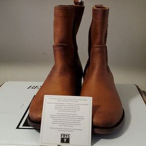 Frye Cara Short Boots 8M Cognac